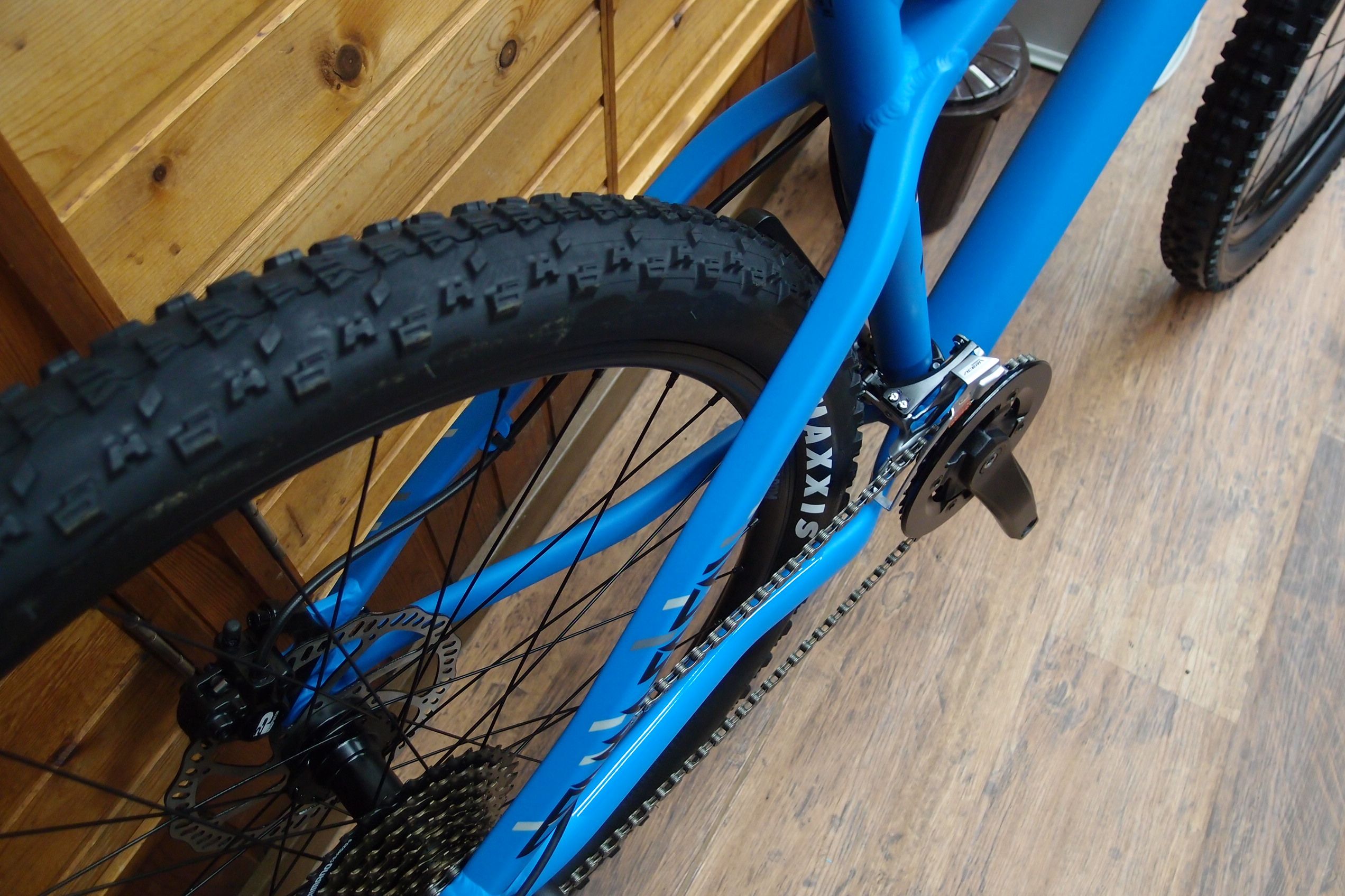 COMMENCAL取り扱い開始: OGWCYCLE BLOG